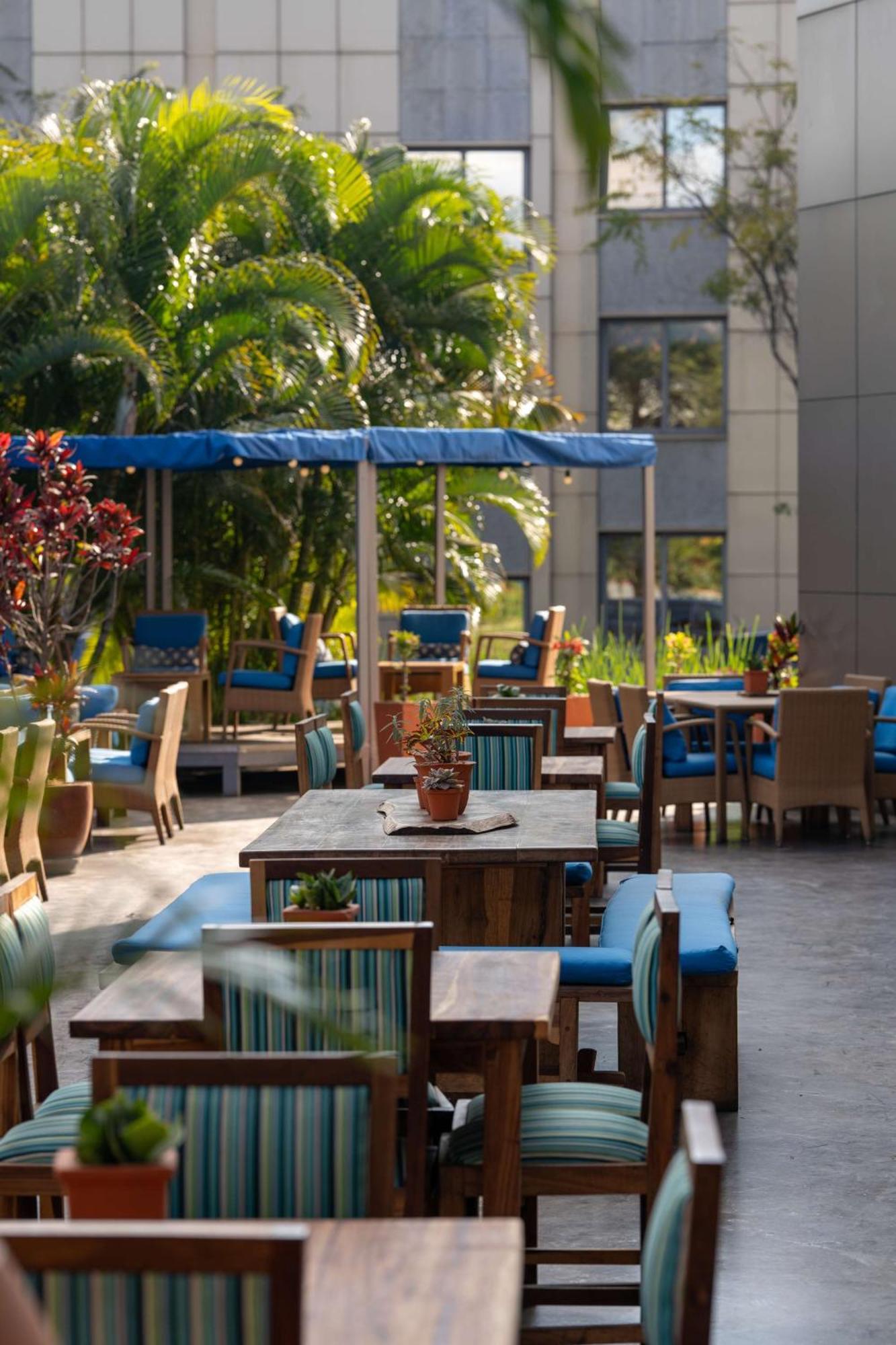 Radisson Blu Hotel Lusaka Kültér fotó The Terrace
